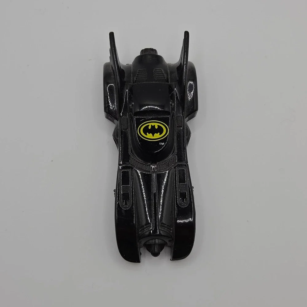 Vintage 1989 ERTL Batmobile DC Comics Black Diecast Toy Car 1:64 Scale